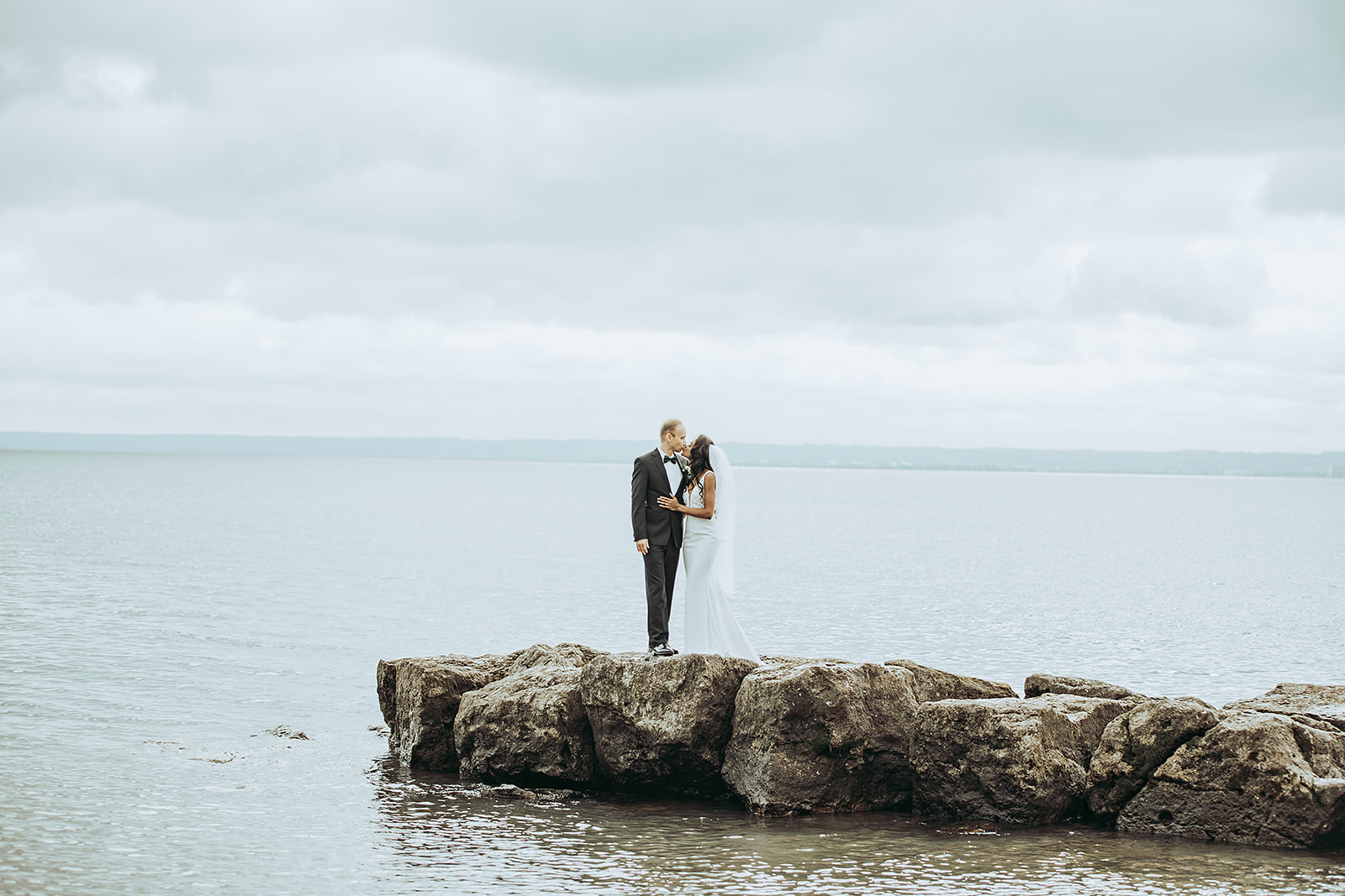 How to Choose the Perfect Toronto Wedding Photographer for Your Style